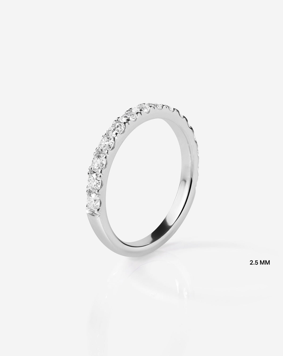 2.5 mm Classic Lab Diamond Ring