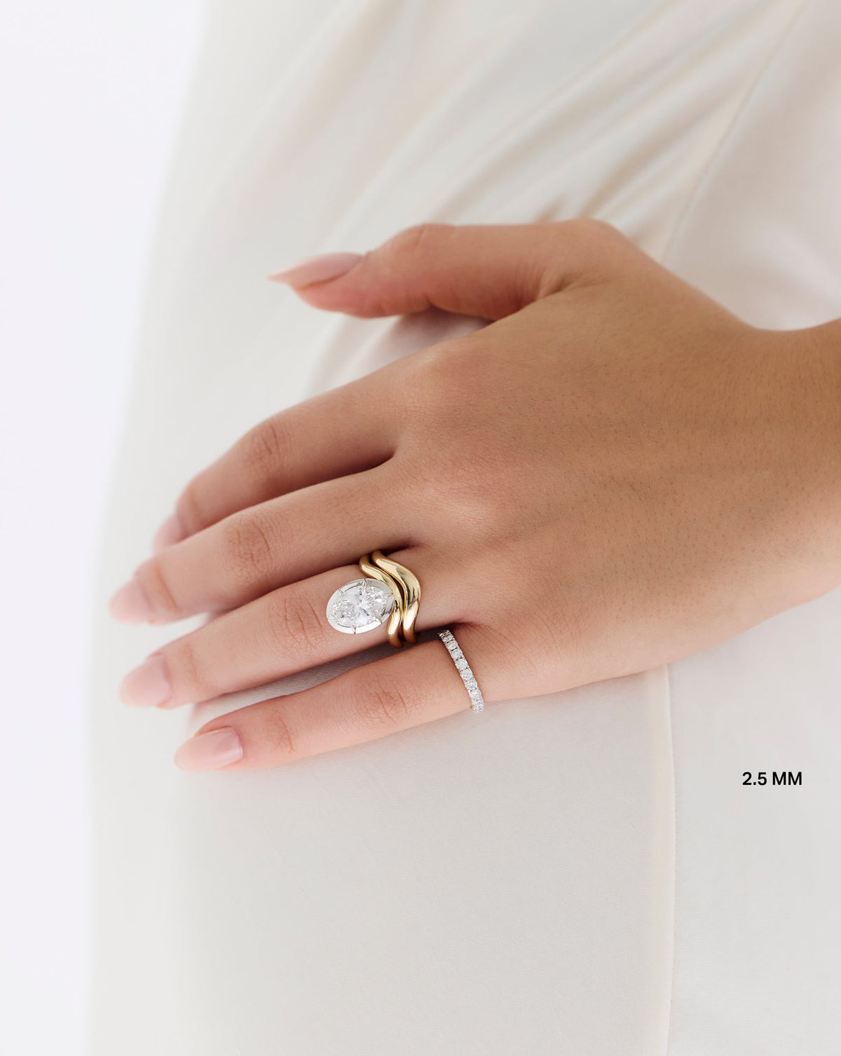 2.5 mm Classic Lab Diamond Ring
