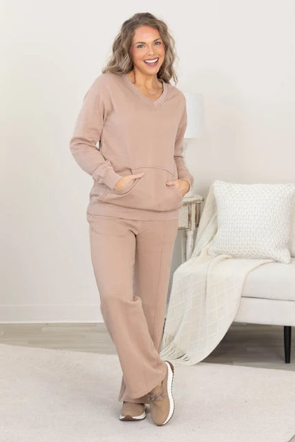 Cozy V-Neck Fleece Sweatshirt – Soft, Relaxed & Everyday Comfortable