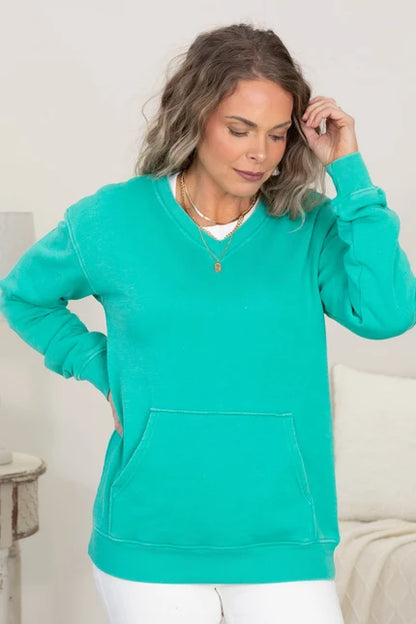 Cozy V-Neck Fleece Sweatshirt – Soft, Relaxed & Everyday Comfortable