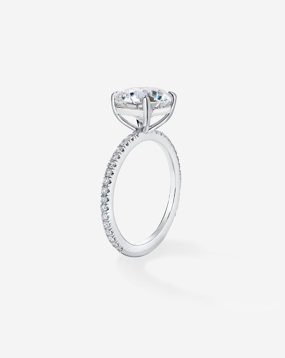 4.26 Round Lab Diamond in Whisper Thin® with Pavé