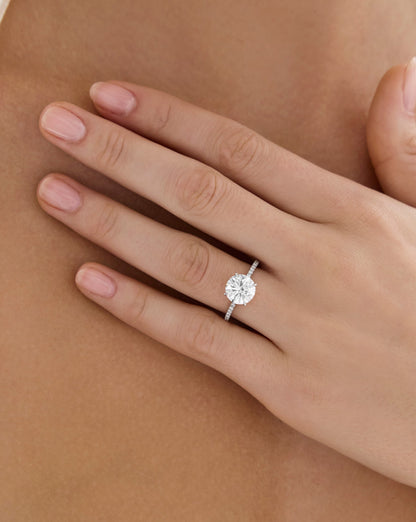 4.26 Round Lab Diamond in Whisper Thin® with Pavé