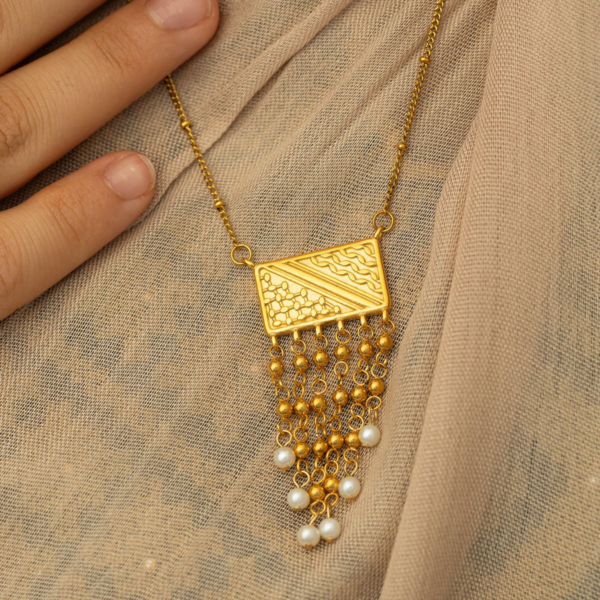 Raining Keffiyeh Necklace