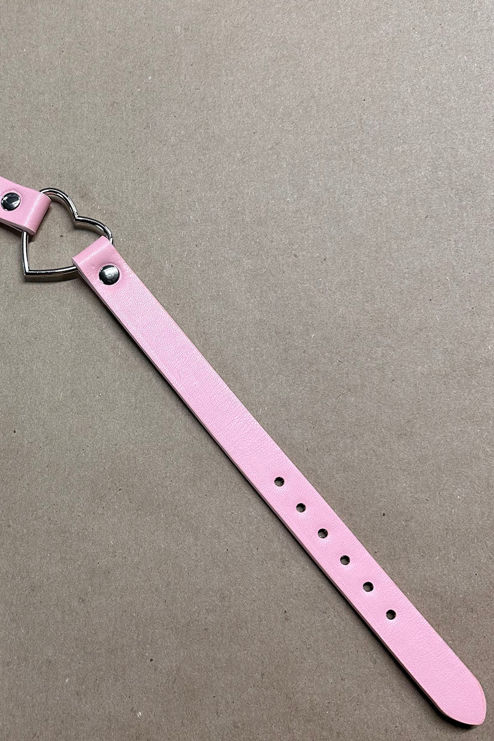 Bubblegum Goth Heart Choker [PASTEL PINK]