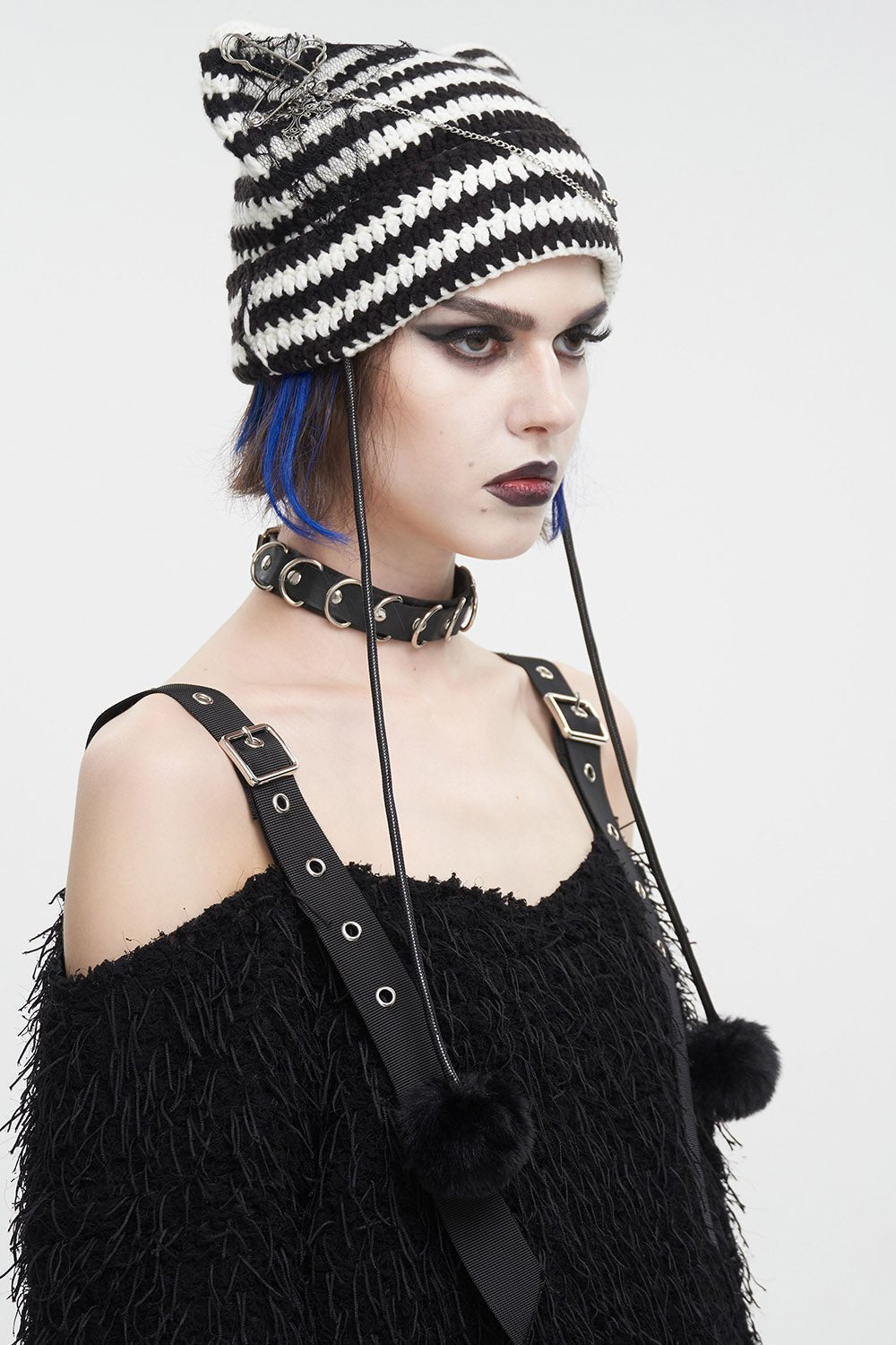 Cat Scratches Striped Beanie [BLACK/WHITE]