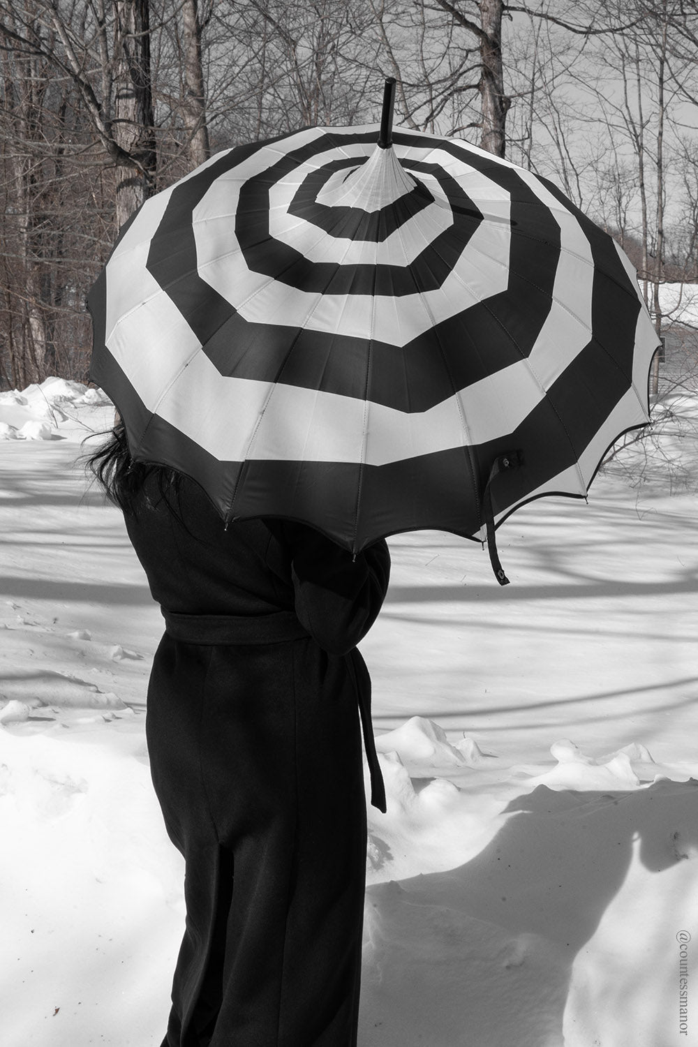 Batwing Pagoda Umbrella [SPOOKY SPIRAL]