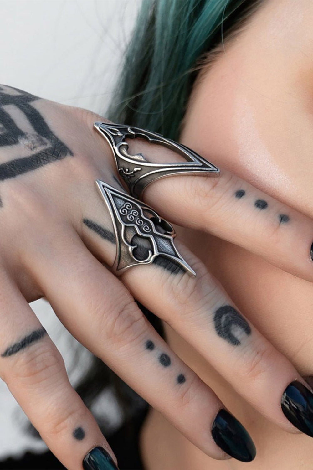 Acanthus Ring