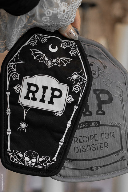 Cemetery Pot Holders Set