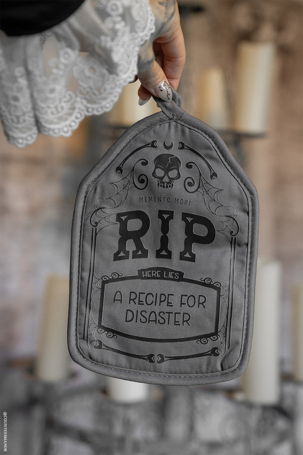 Cemetery Pot Holders Set