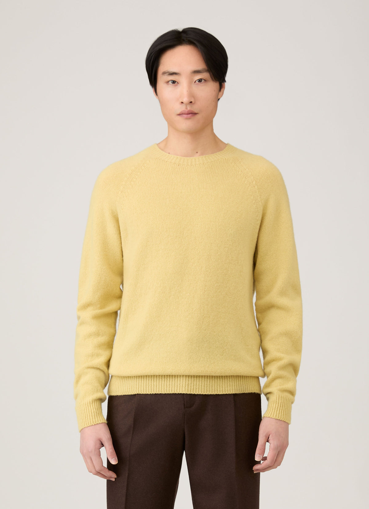Mens Lambswool Crew Neck Jumper In Dusty Yellow Mjum8066 Ylbf