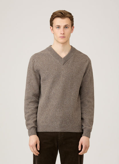 Mens Lambswool V Neck Jumper In Bark Mjum8294 Brgc