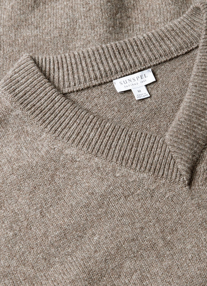 Mens Lambswool V Neck Jumper In Bark Mjum8294 Brgc