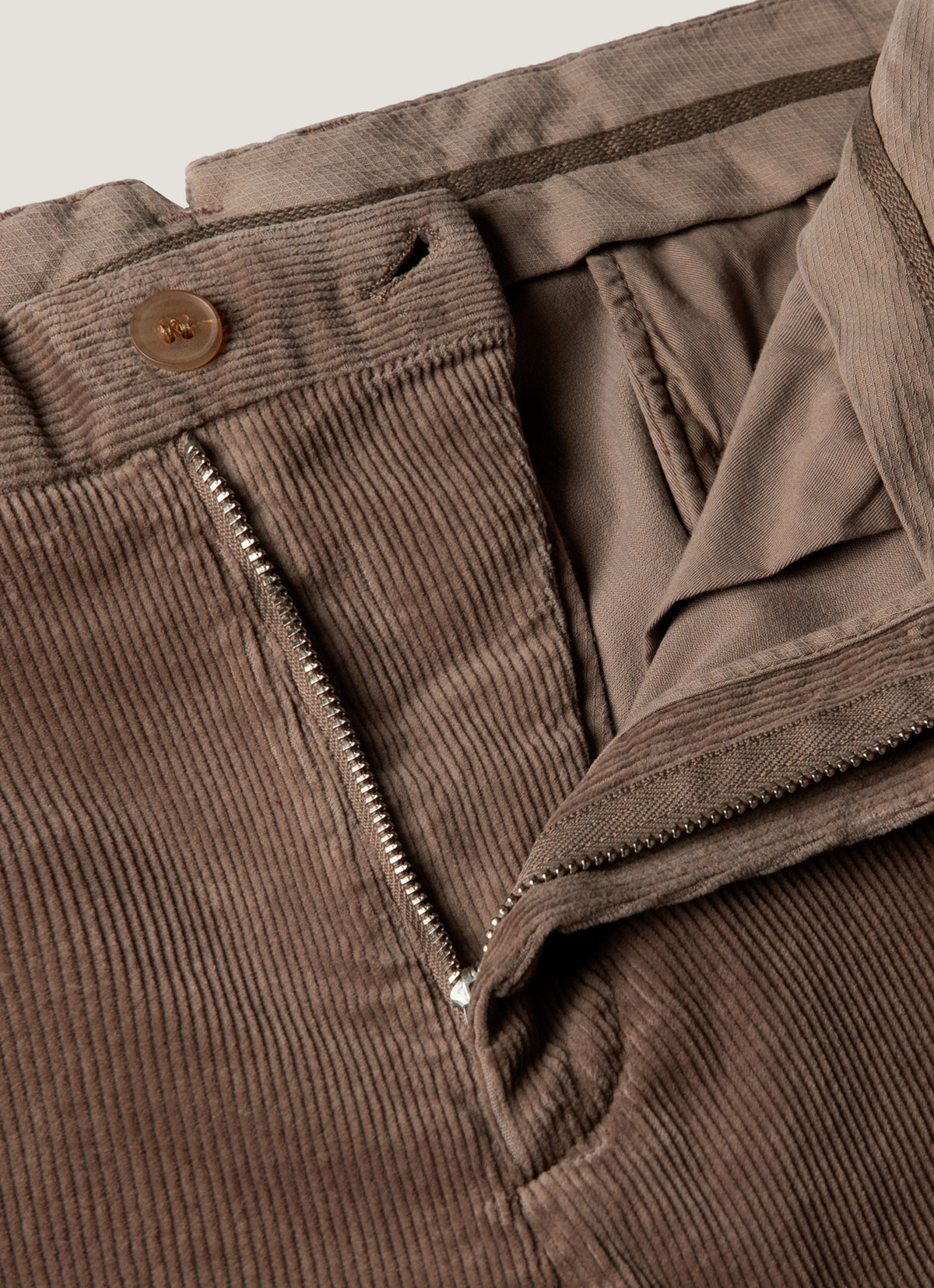 Mens Corduroy Trouser In Bark Mtrs3118 Brgc