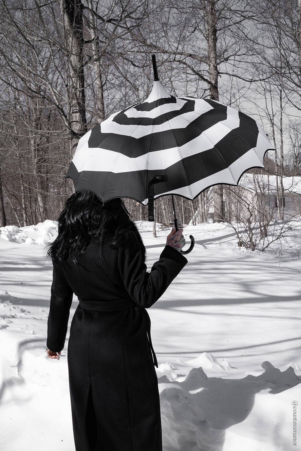 Batwing Pagoda Umbrella [SPOOKY SPIRAL]