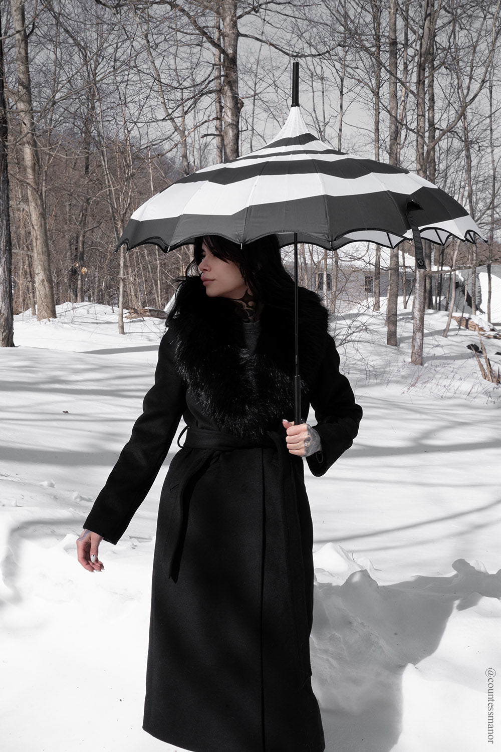 Batwing Pagoda Umbrella [SPOOKY SPIRAL]