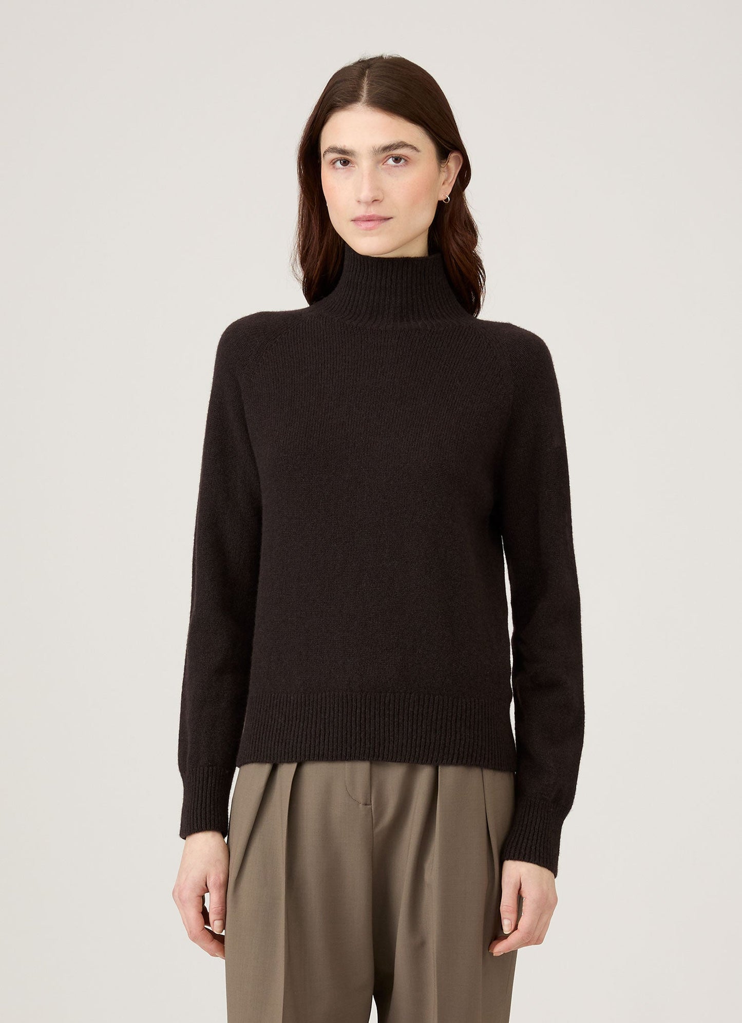 Womens Lambswool Funnel Neck Jumper In Truffle Wjum8052 Brgd
