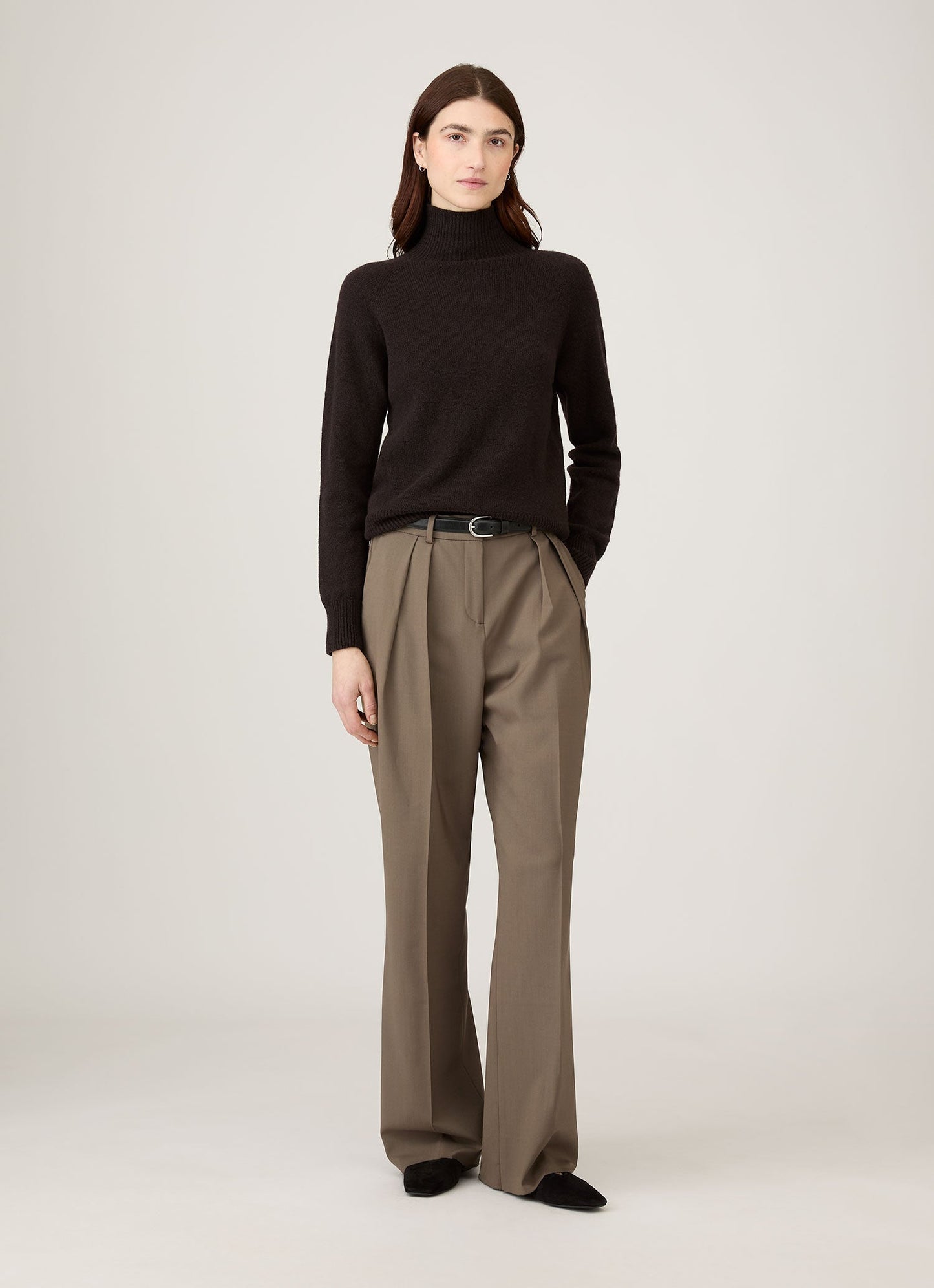 Womens Lambswool Funnel Neck Jumper In Truffle Wjum8052 Brgd