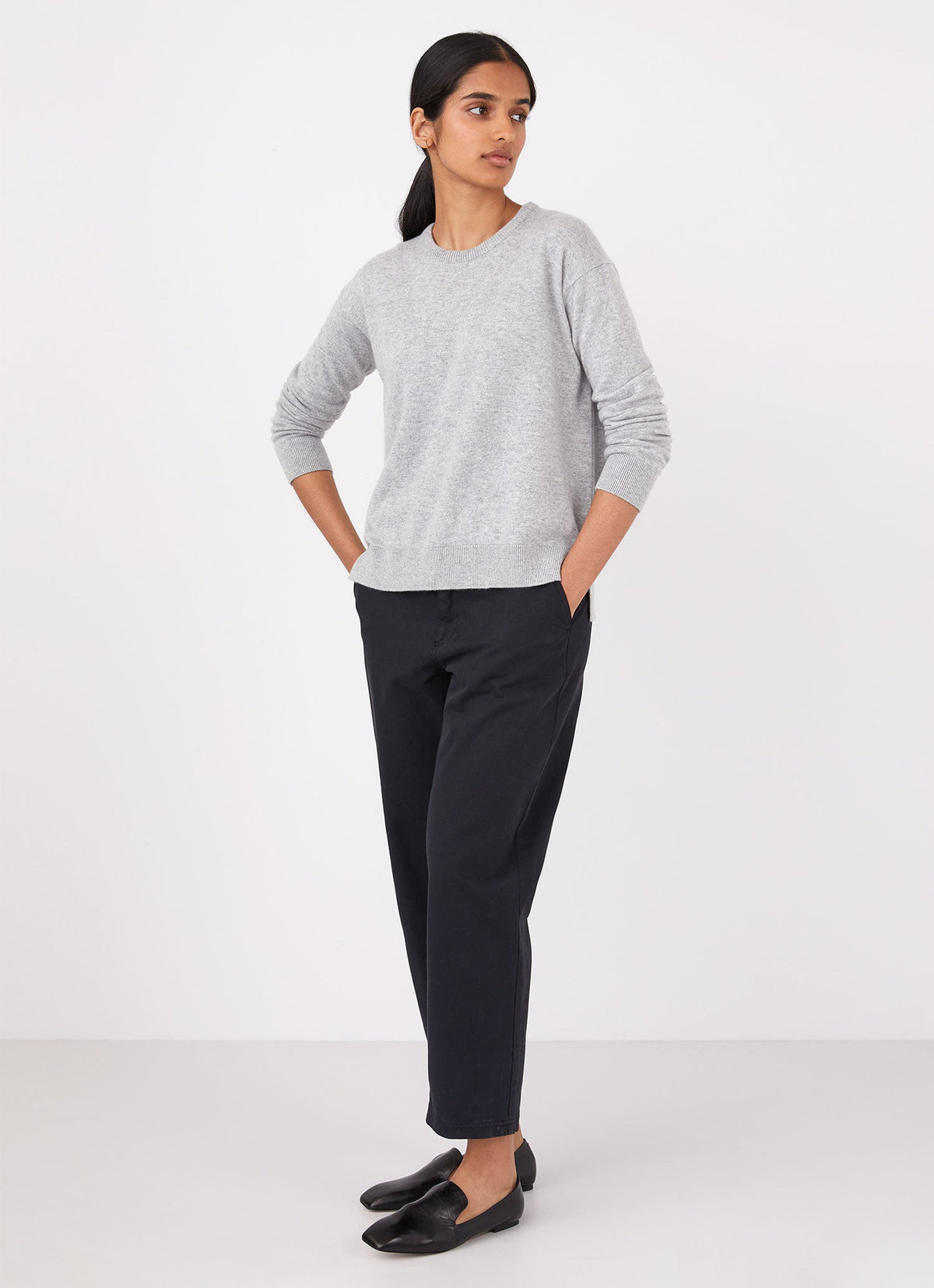 Womens Cashmere Crew Neck Jumper In Grey Melange