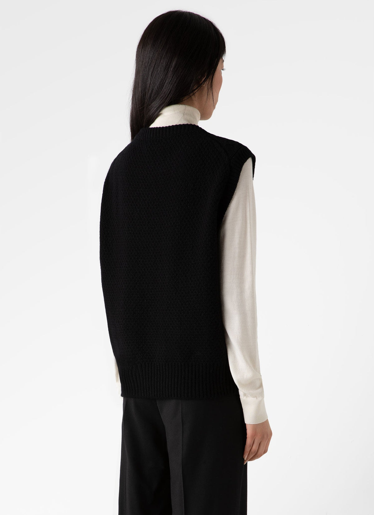 Womens Lambswool Cable Knit Vest In Black Wtop8187 Bkaa